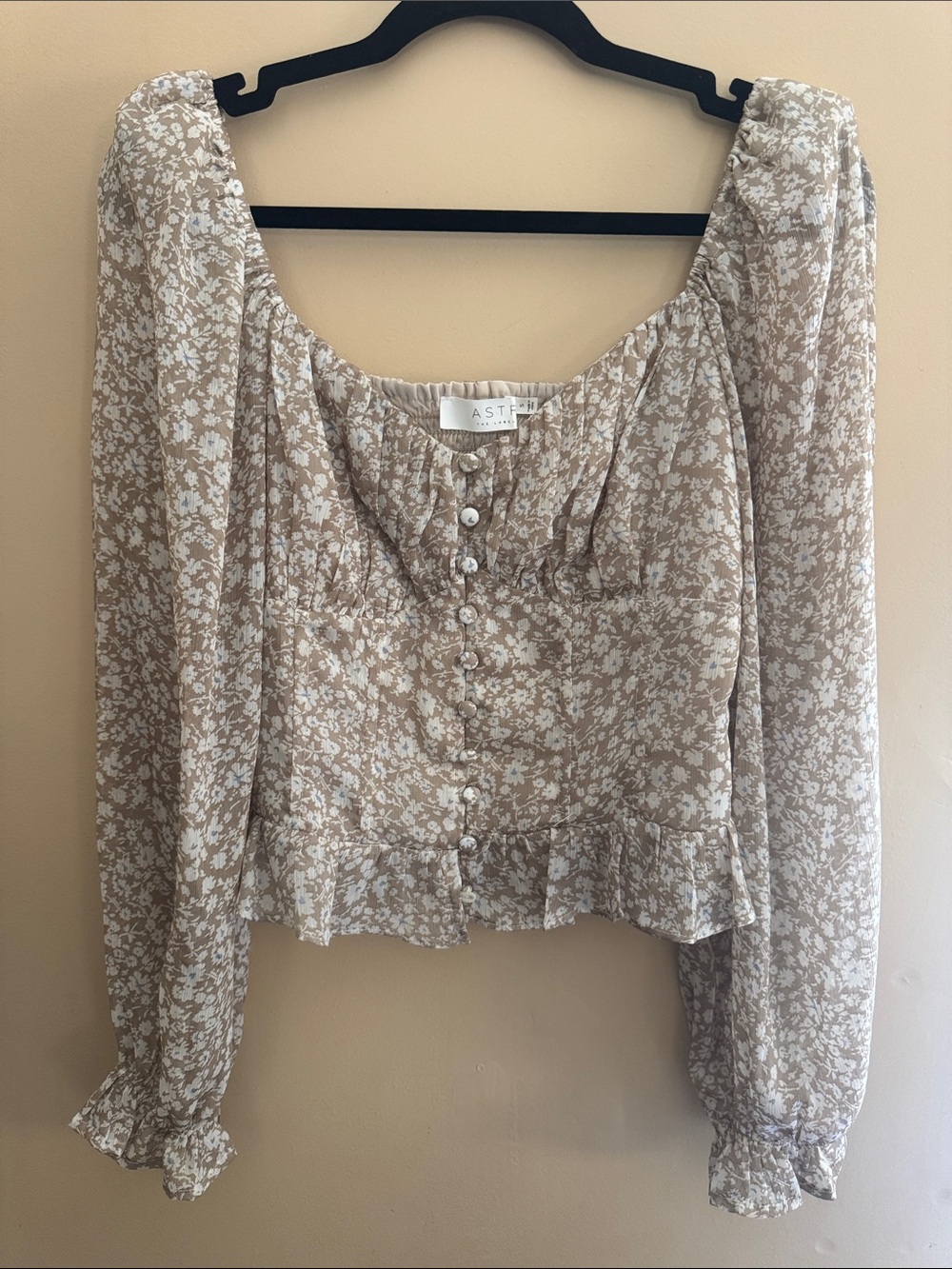 Astr Beige and Beige Floral Button-Front Peasant Blouse